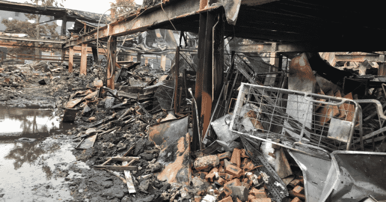 bij Monta De brand bij Montapacking - vijf dagen later