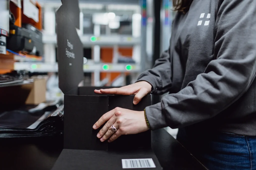 Webshop producten verpakken