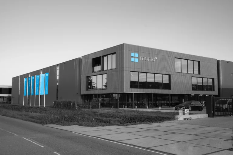 bij Monta Nieuw magazijn Monta in Bleskensgraaf